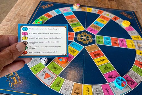 بازی پیگیری بی اهمیت «Trivial Pursuit» و سایت شرط بندی